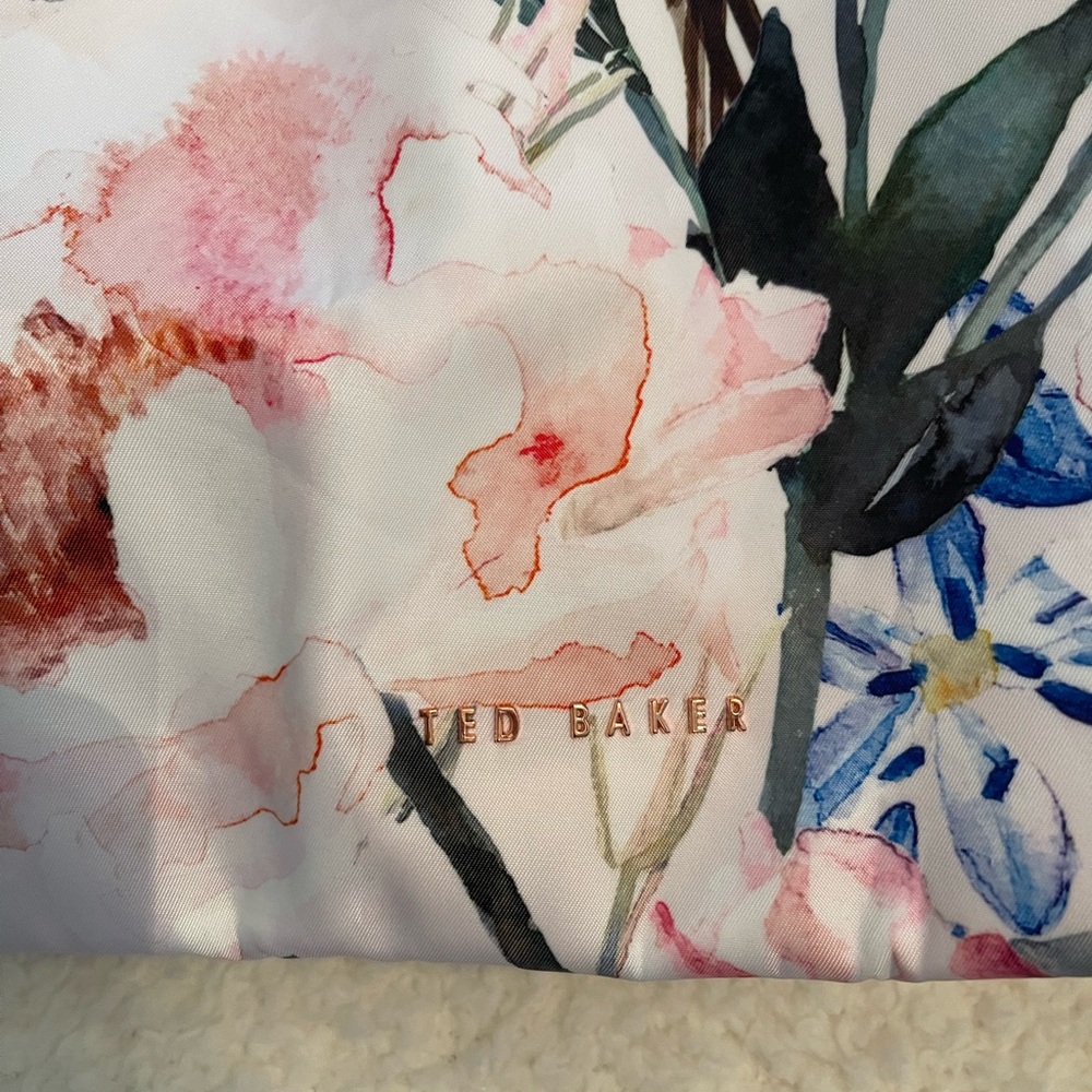 Ted Baker carry bag